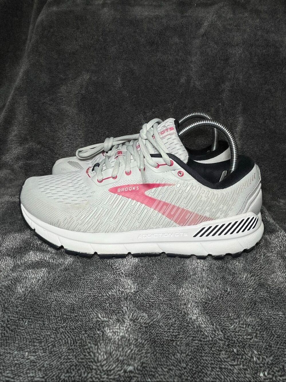 Brooks Addiction GTS 15 Women 9.5 B Medium Running Shoes Grey Pink